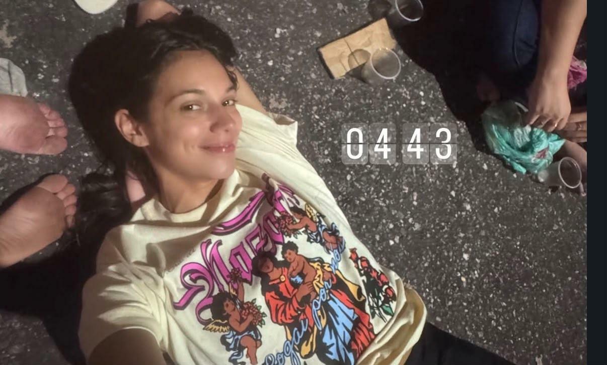 Alane Dias acompanha a corda do Círio de Nazaré nas primeiras horas deste domingo